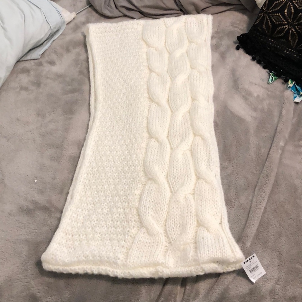 Off white scarf